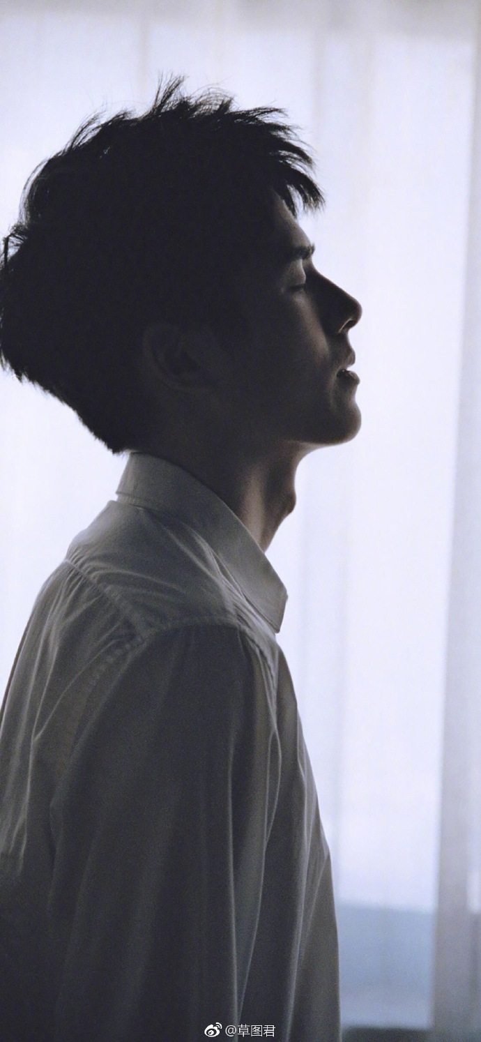 说好的喉结控：白敬亭温柔鹿晗深沉，让*欲人**罢不能的却是他