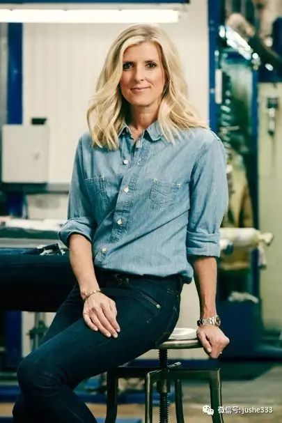 小个子牛仔衬衫的穿法,万能单品白衬衫的n种穿法