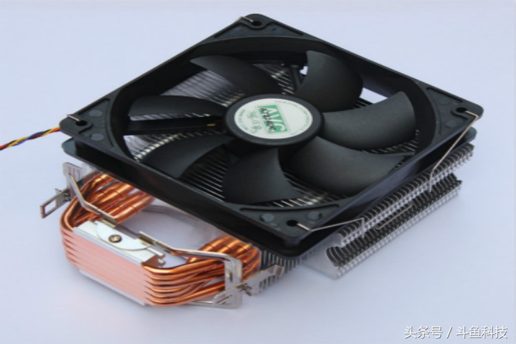 在这个烧“鸡”的年代CPU风扇究竟要怎么选择呢？