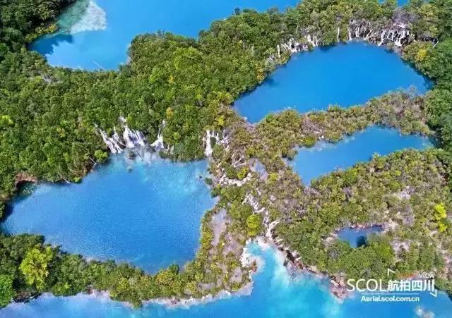 九寨沟震后形成新景观,人间仙境九寨沟震后依然山清水秀