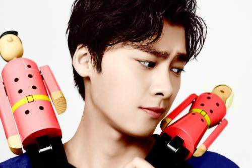 说好的喉结控：白敬亭温柔鹿晗深沉，让*欲人**罢不能的却是他