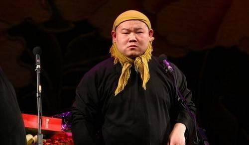 说好的喉结控：白敬亭温柔鹿晗深沉，让*欲人**罢不能的却是他