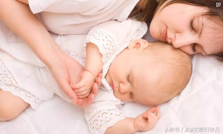 小宝宝眼睛斜视怎么治疗,发现宝宝斜视