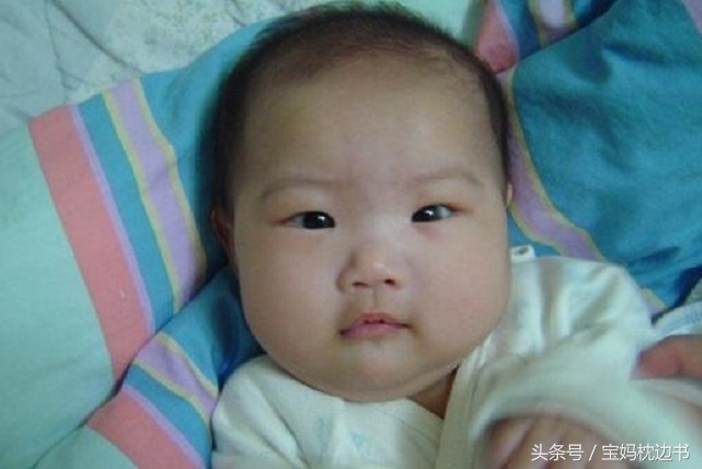 小婴儿对眼是天生的还是后天的,感觉宝宝眼睛有点对眼