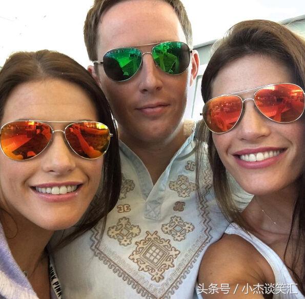 双胞胎姐妹同时爱上男孩,双胞胎姐妹同时爱上小伙