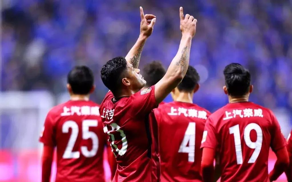 昨夜今晨两球获胜成为流行，C罗神童扎球王纷纷入戏！