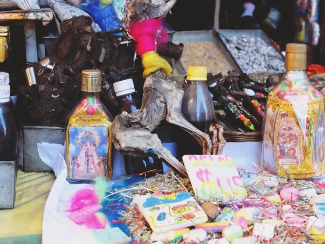 这个女巫市集竟能买到爱情魔药？给我来一打！