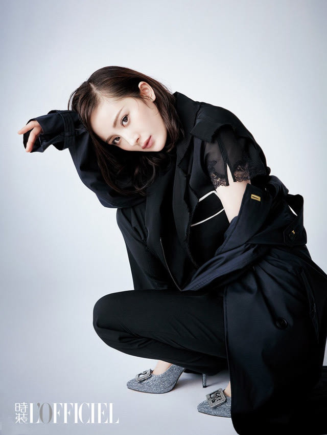 辣妈杨幂秀苗条身材,少女感十足的辣妈杨幂