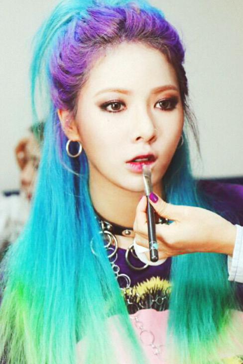 二次元的精灵系妆容 (二次元可爱穿越感妆容)