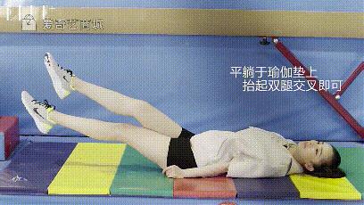 辣妈杨幂秀苗条身材,少女感十足的辣妈杨幂