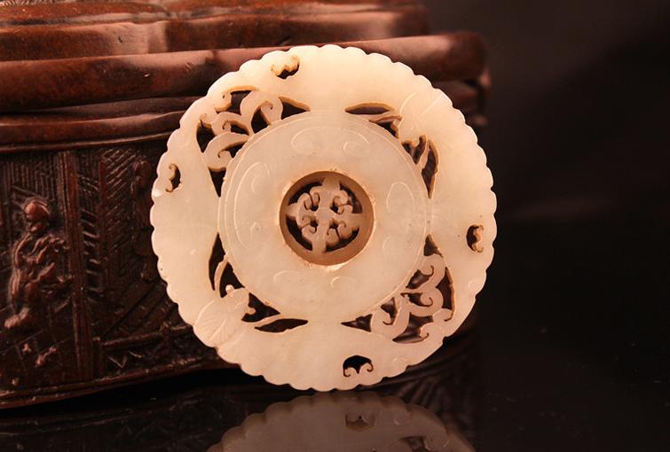 玉怎么戴会越来越透,买玉时不谨慎摔碎了怎么处理