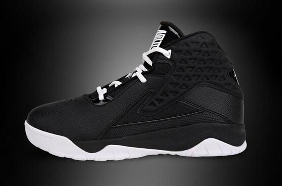 如何挑选适合自己的篮球鞋,怎么选择适合自己的篮球鞋