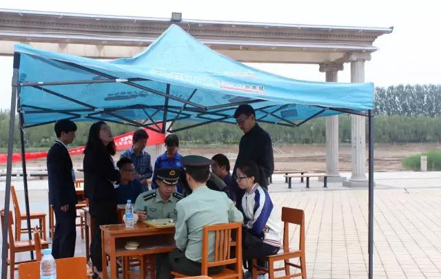 体验国防生“棋王杯”棋艺大赛现场