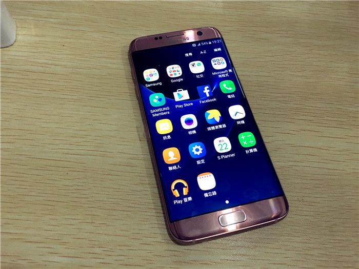 三星s7edge银色颜值怎么样 (三星s7 edge)