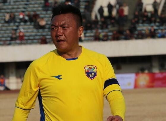 他被誉为四川足球旗帜人物为朋友出头身中数刀无惧色