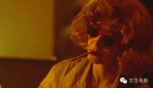 哪部电影有女主抽烟的片段,电影中抽烟的女人