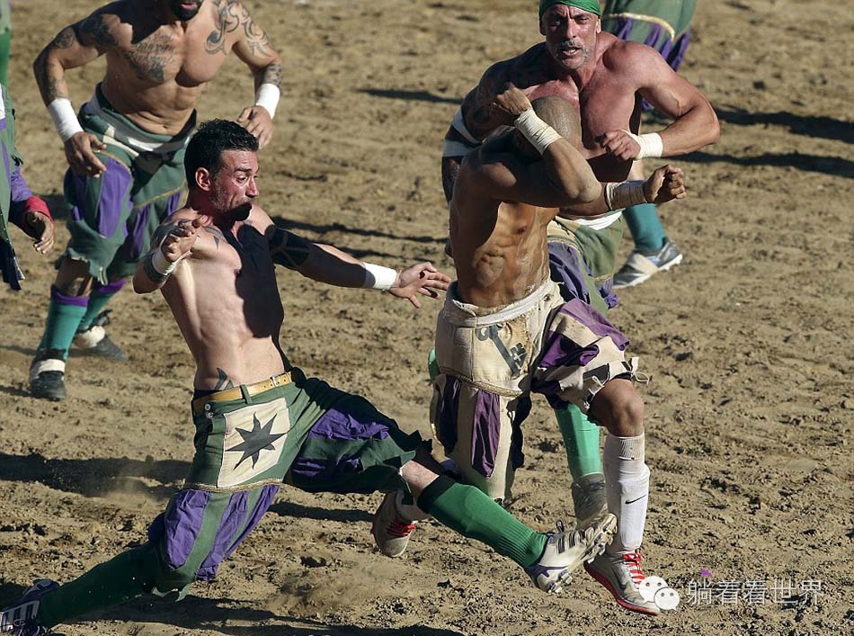 奇葩进球足球比赛视频,足球最奇葩的比赛