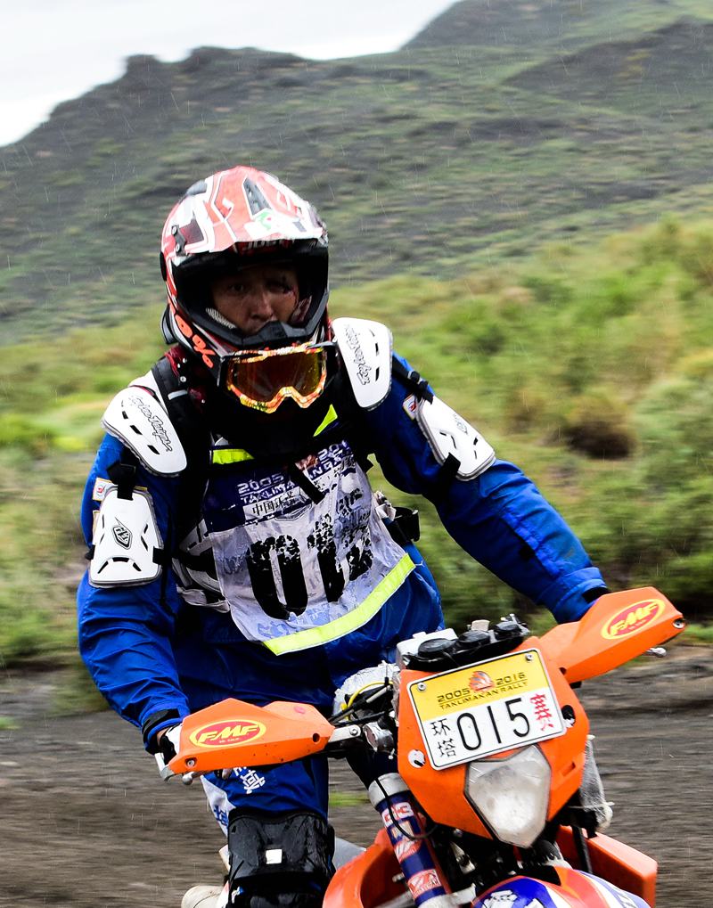 西班牙人夺冠，2016环塔收官，摩托车组，路在何方？