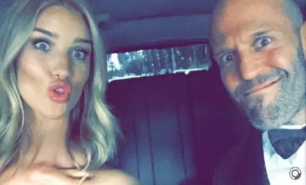 她，农场出身，15岁进军超模界，29岁将成为好莱坞第一硬汉背