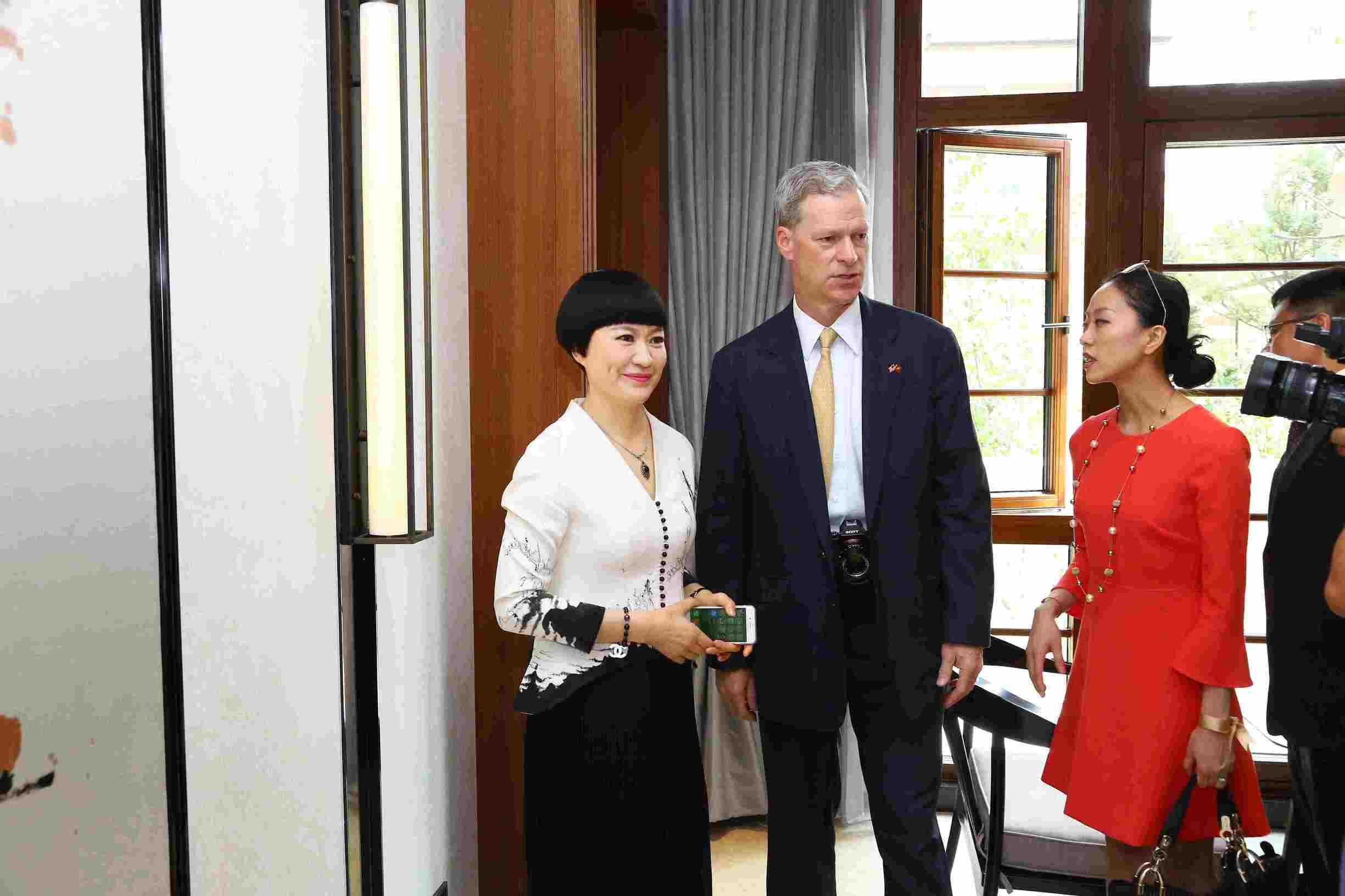 直播/北京壹号庄园样板间开放剪彩