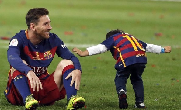 梅西回顾14年夺冠心路历程,梅西夺冠梅西被赋予历史第一人