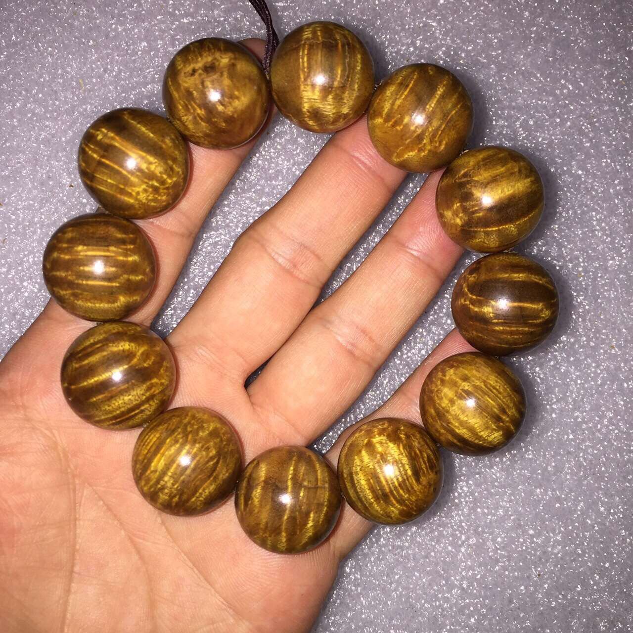 金丝楠木手串什么纹路好,金丝楠木手串有哪些纹路