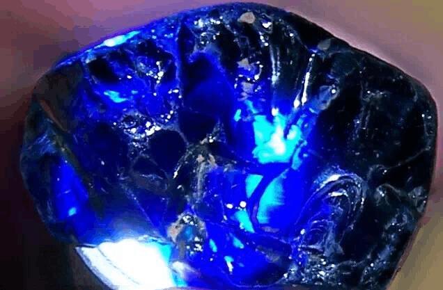 真正的纯天然玉石原石图片,各种玉原石图片大全集