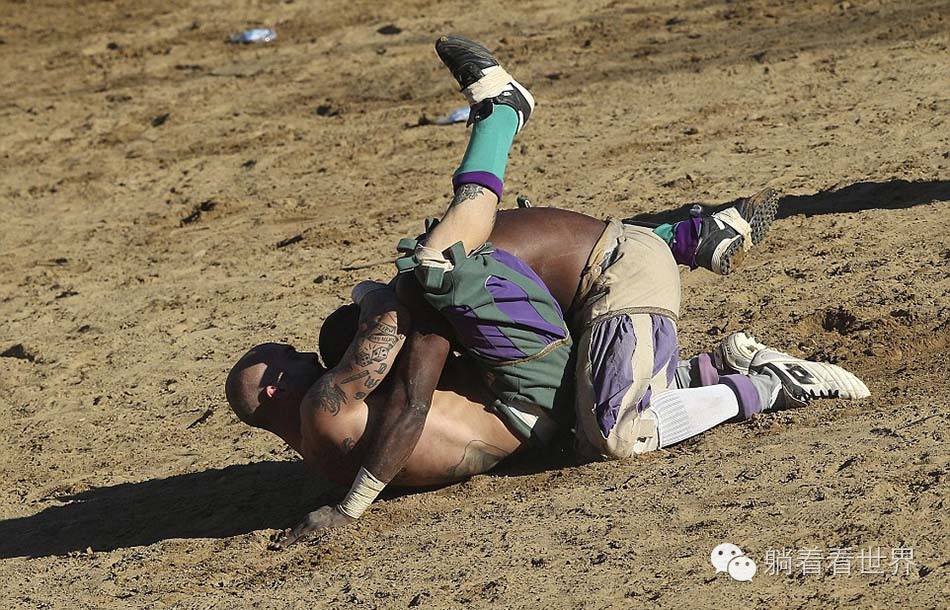 奇葩进球足球比赛视频,足球最奇葩的比赛