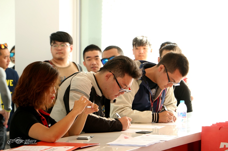 摩托赛事杜卡迪,杜卡迪摩托车锦标赛视频