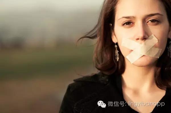 男人生气的时候女生该怎么做,男人生气该怎么跟女人发火