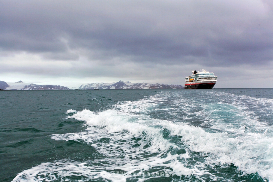 南极冰山脚下,南极的神秘之处