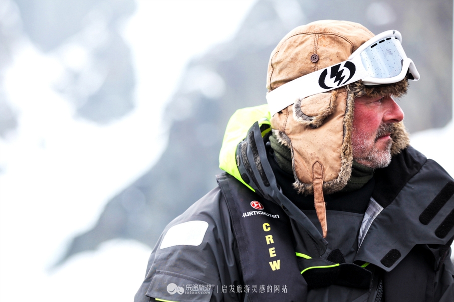 南极冰山脚下,南极的神秘之处