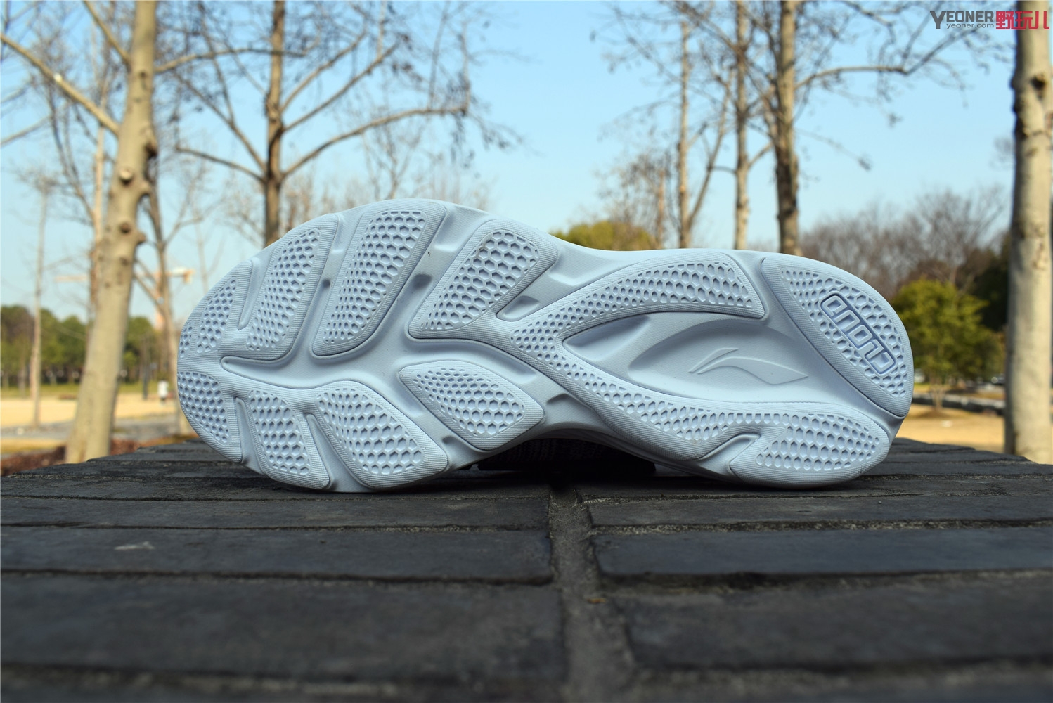 穿马拉松袜子跑步脚疼,李宁跑鞋袜套式