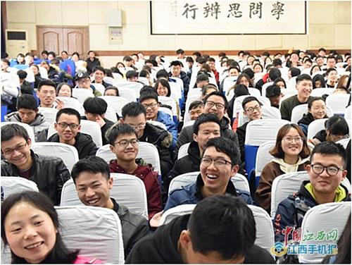 大学生跨校选修课程开课了