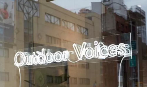 双刃剑体育成为大巴黎大陆及香港独家代理，猜猜羽生一双冰鞋拍出多少钱？｜懒熊早知道