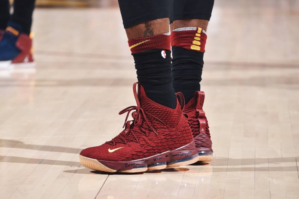 【踏破铁鞋】今日球鞋MVP：斯蒂芬森Nike2K4尴尬脱胶