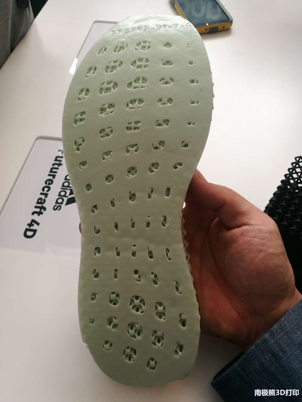 阿迪达斯3d打印鞋耐久高吗,阿迪达斯3d打印鞋