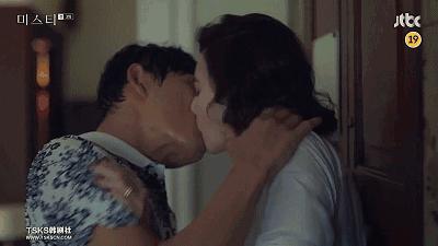 曾陷入小三、被*养包**传闻的女神公开承认整形，依然吊打少女幂和糖