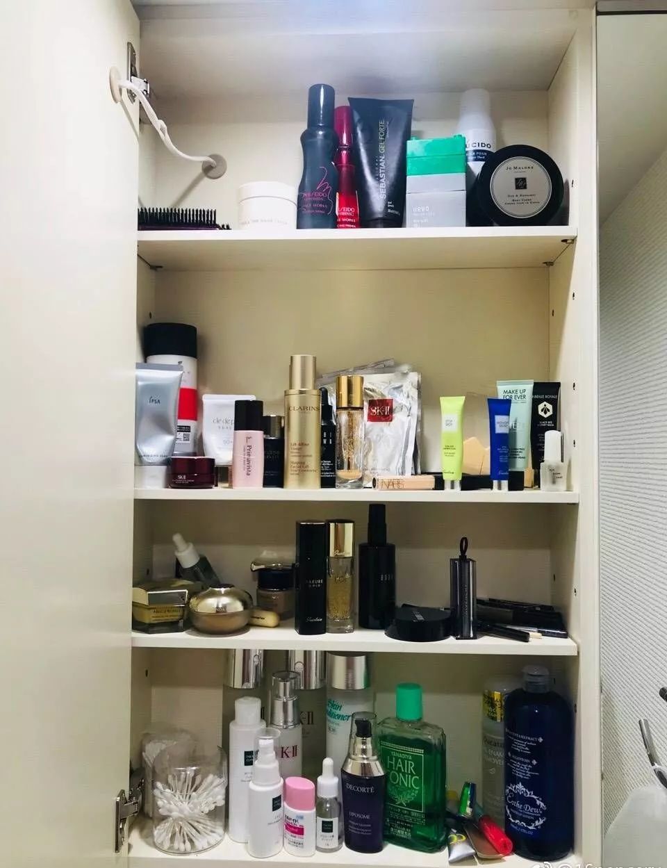 猪精boy们的梳妆台产品都分分钟过万了！？说好一起用大宝的呢？