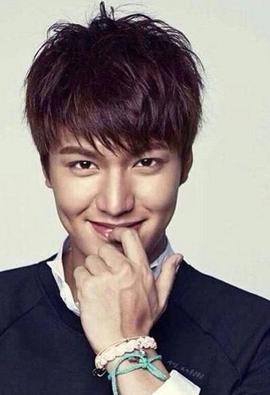 没有酒窝但想要酒窝化妆教程,用眼影画酒窝教程