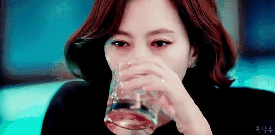 曾陷入小三、被*养包**传闻的女神公开承认整形，依然吊打少女幂和糖