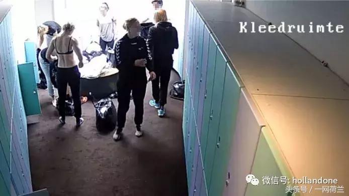 荷兰桑拿浴室更衣室被*拍偷**，大量裸体视频流出