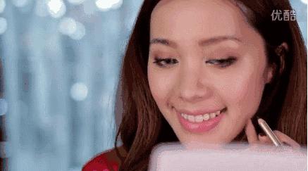 没有酒窝但想要酒窝化妆教程,用眼影画酒窝教程