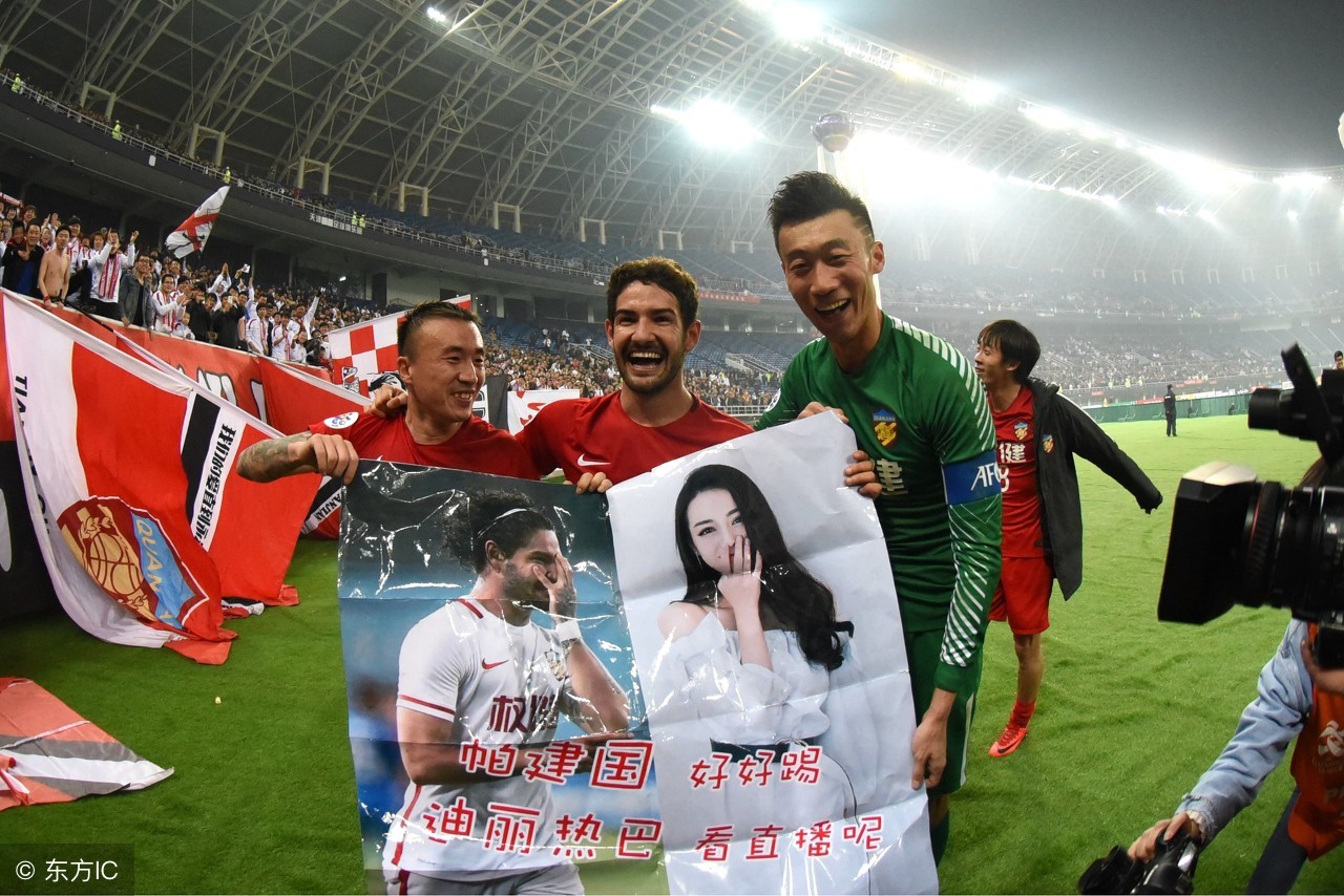 同是运动员，为啥张继科跟景甜恋爱，而帕托只能强撩热巴求互动？