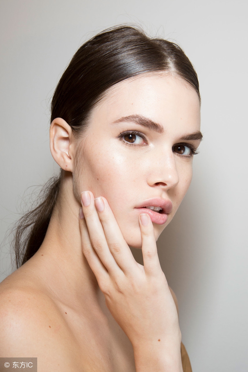 皮肤缺水严重怎么快速补水,眼部皮肤缺水怎么补水最快