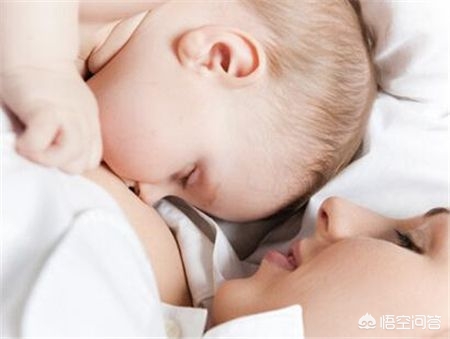 一喂奶就咬奶嘴不喝奶,一喂奶宝宝就咬奶