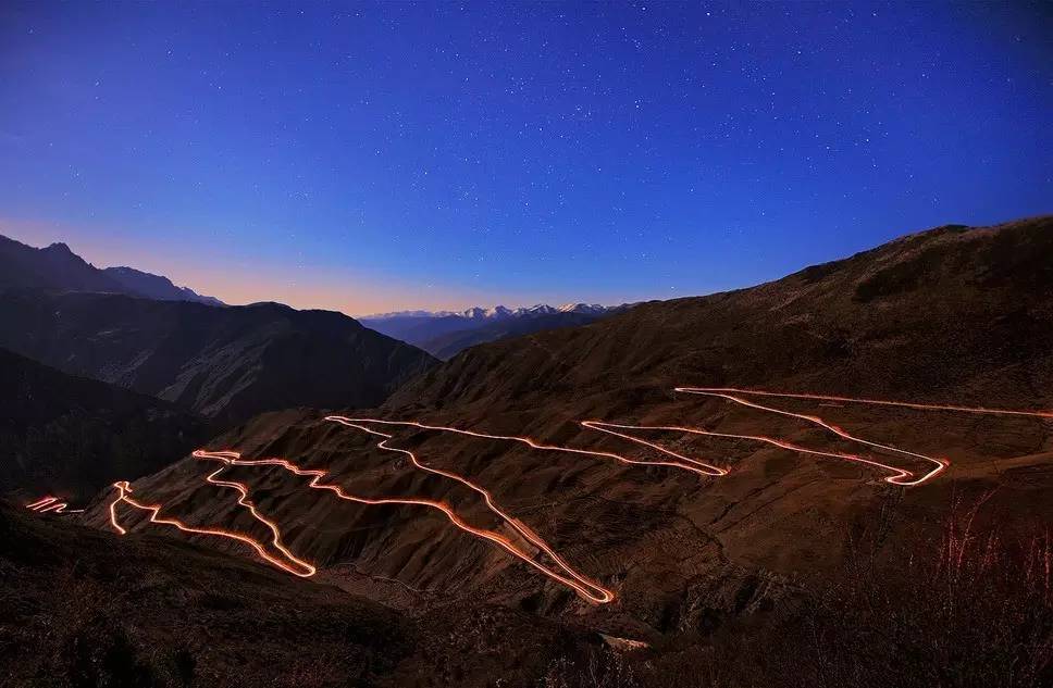 川藏线自驾游哪里可以租车 (川藏线10天租车自驾游)