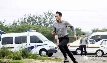 男神王凯：饭前健身房，饭后楼下慢跑衣架子是这样练成的