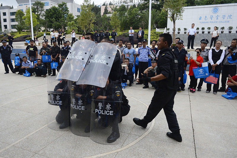 校园保安遇到突发事件,校园保安先打120还是先打110