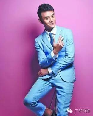 男神王凯：饭前健身房，饭后楼下慢跑衣架子是这样练成的